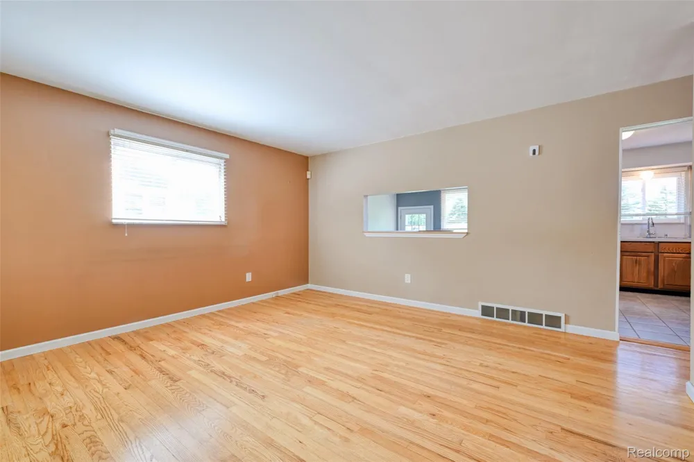 2460 Massena Street Commerce Charter Township, MI 48382