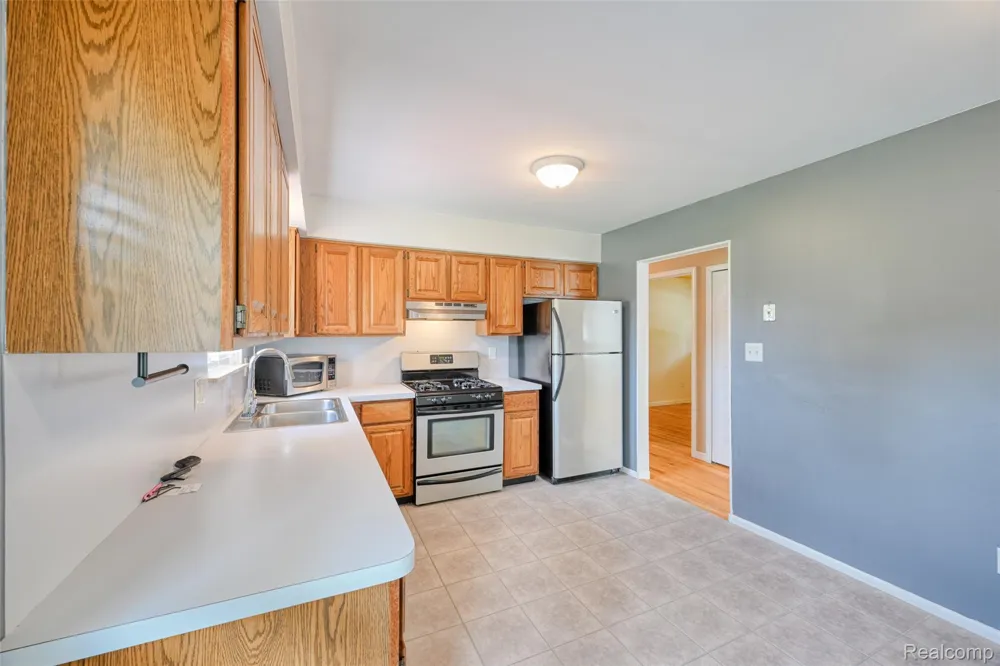 2460 Massena Street Commerce Charter Township, MI 48382