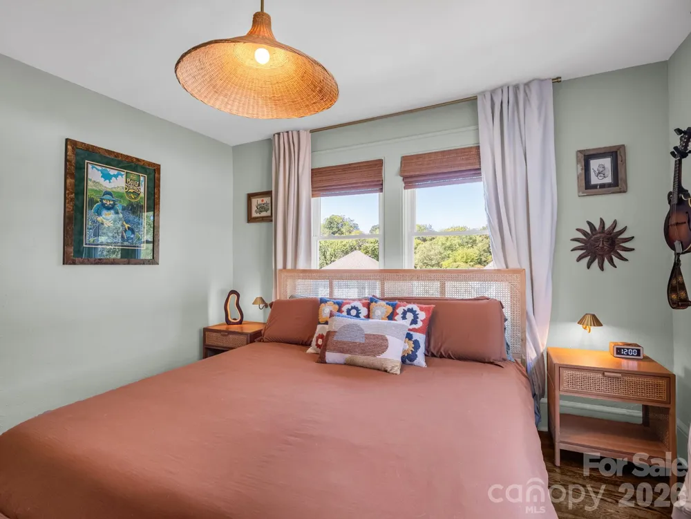 10 Dale Street Asheville, NC 28806
