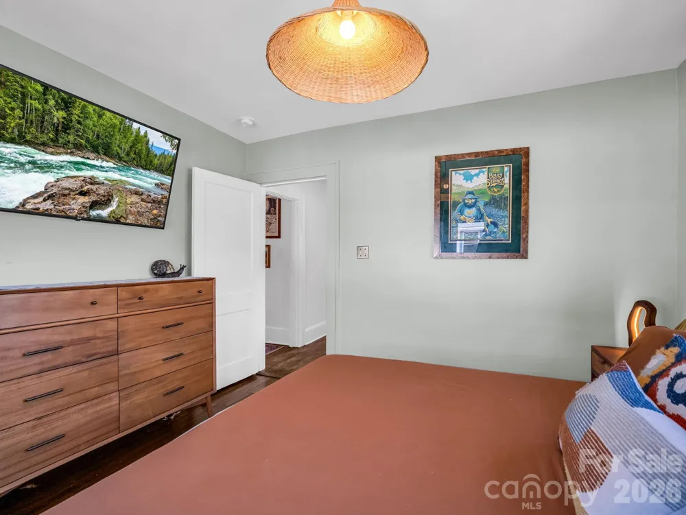 10 Dale Street Asheville, NC 28806