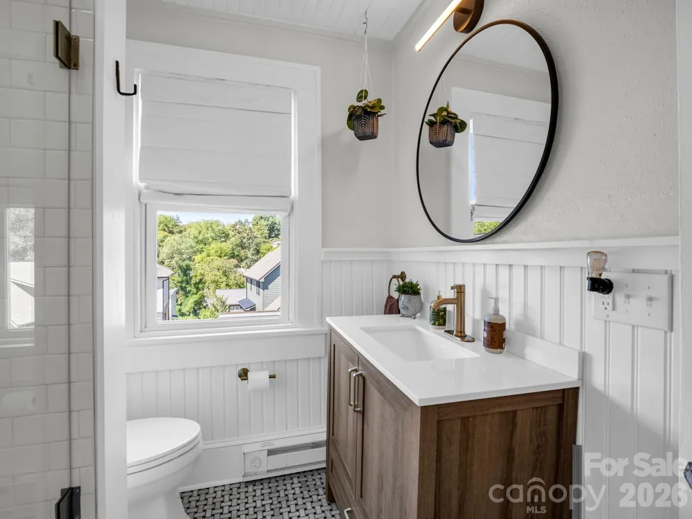10 Dale Street Asheville, NC 28806