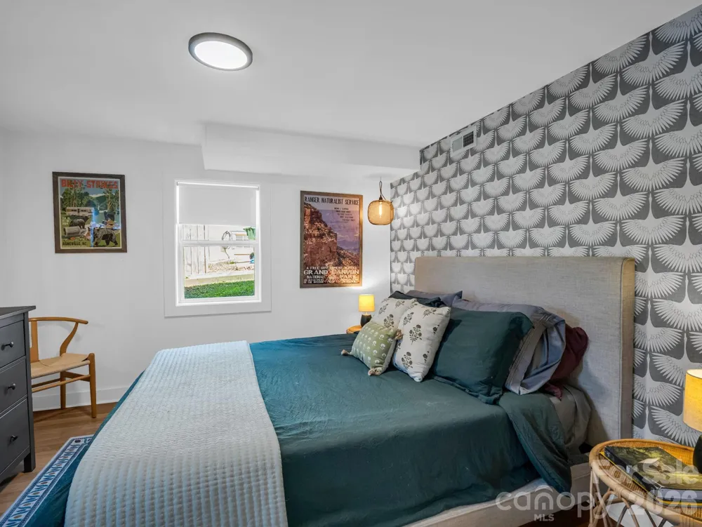 10 Dale Street Asheville, NC 28806