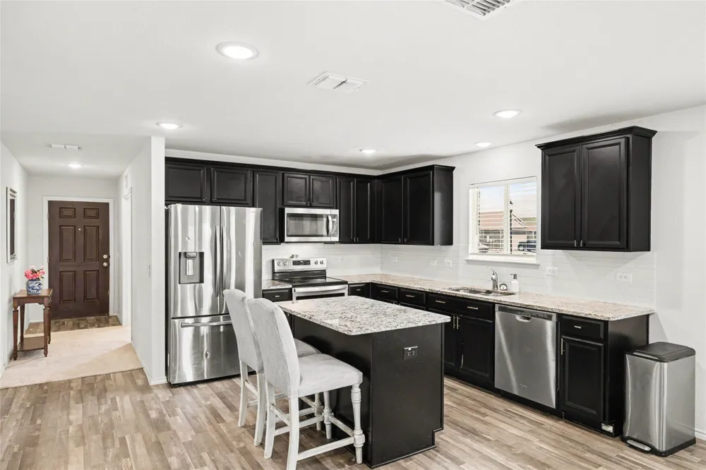 1301 Waggoner Drive Aubrey, TX 76227