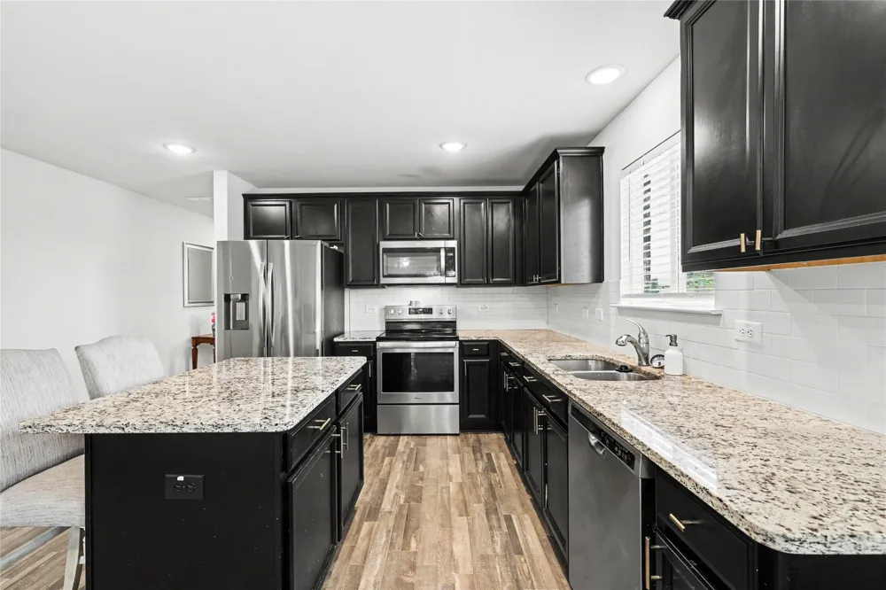 1301 Waggoner Drive Aubrey, TX 76227