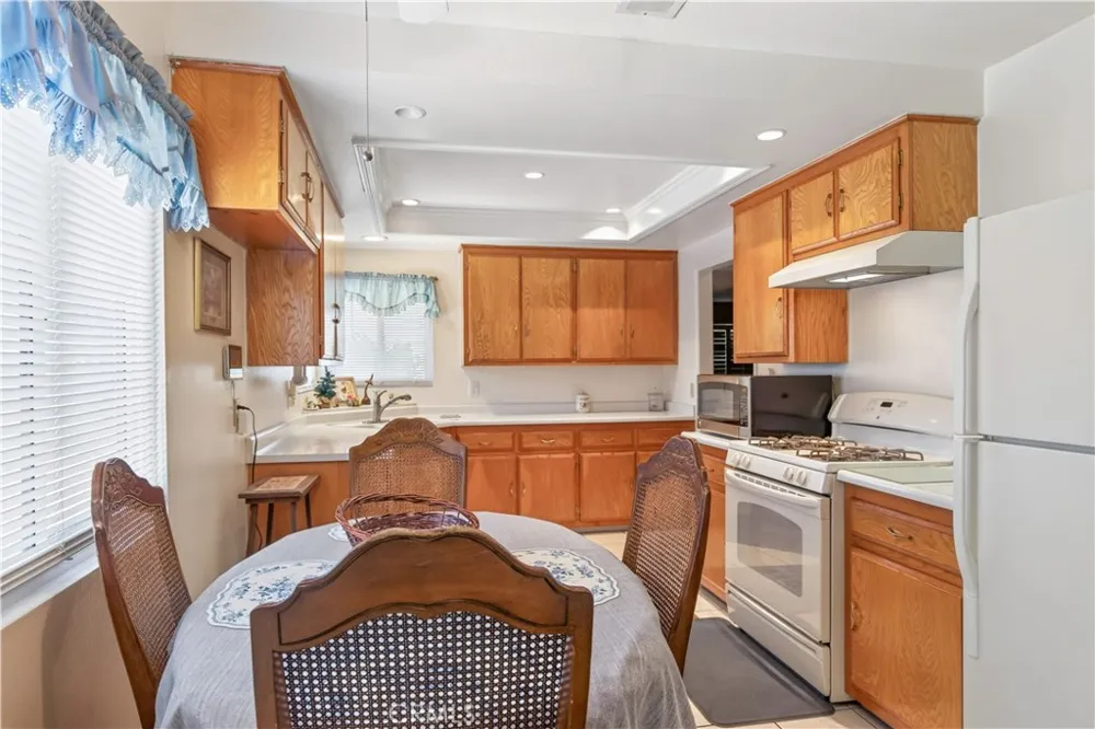 7195 Seine Highland, CA 92346