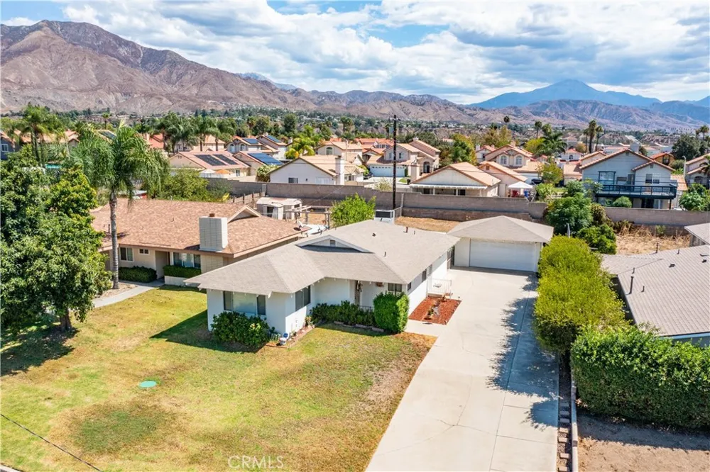 7195 Seine Highland, CA 92346