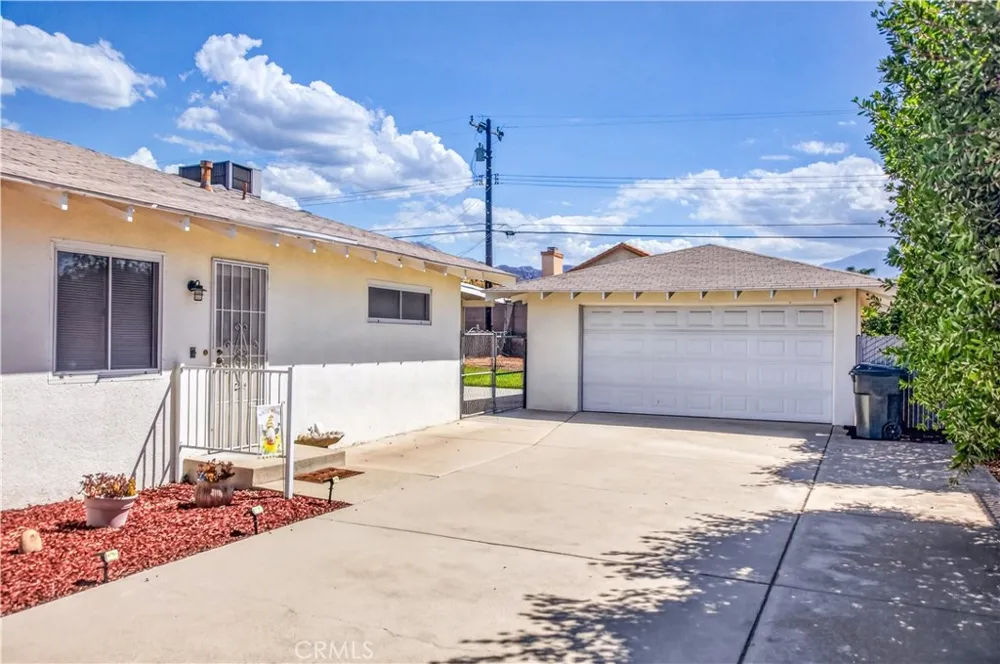 7195 Seine Highland, CA 92346