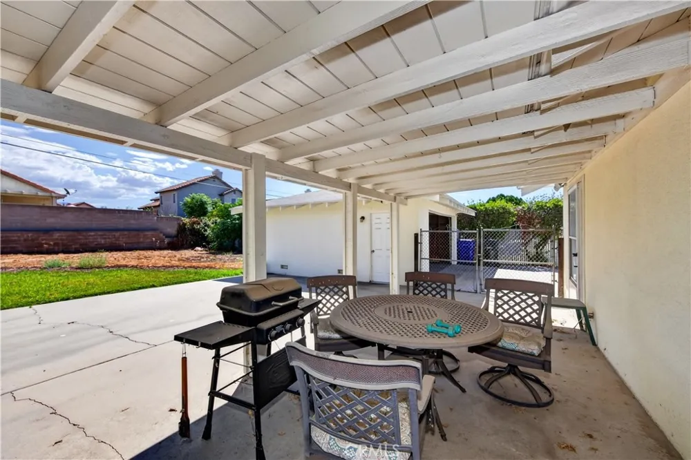 7195 Seine Highland, CA 92346