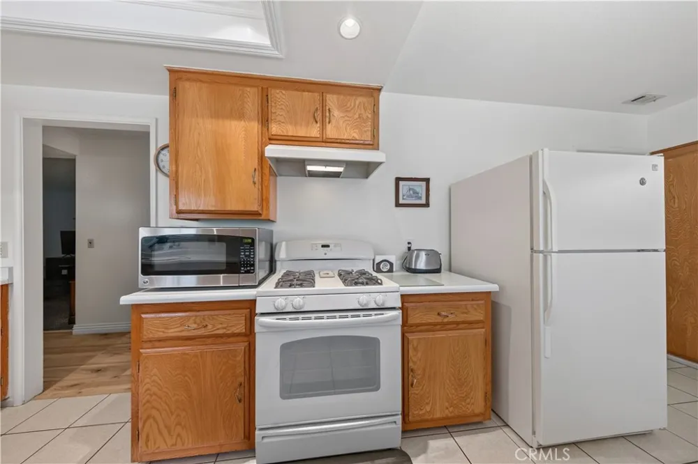 7195 Seine Highland, CA 92346