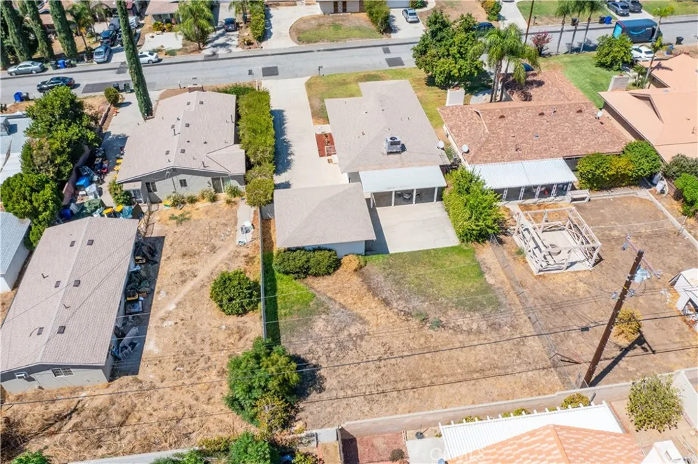 7195 Seine Highland, CA 92346