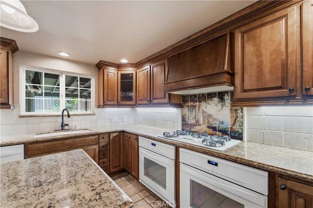537 W Whitcomb Glendora, CA 91741