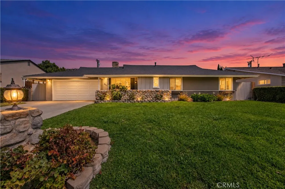 537 W Whitcomb Glendora, CA 91741