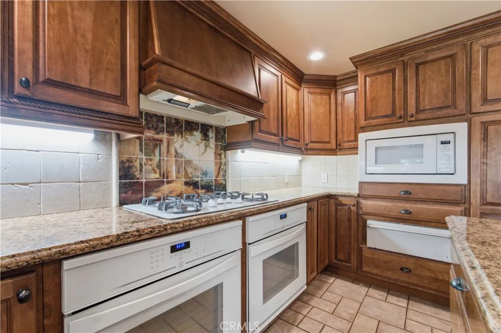 537 W Whitcomb Glendora, CA 91741