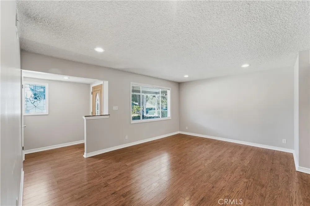 537 W Whitcomb Glendora, CA 91741