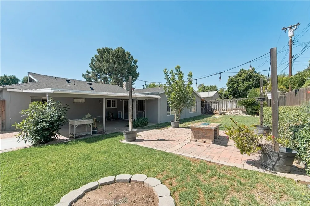 537 W Whitcomb Glendora, CA 91741