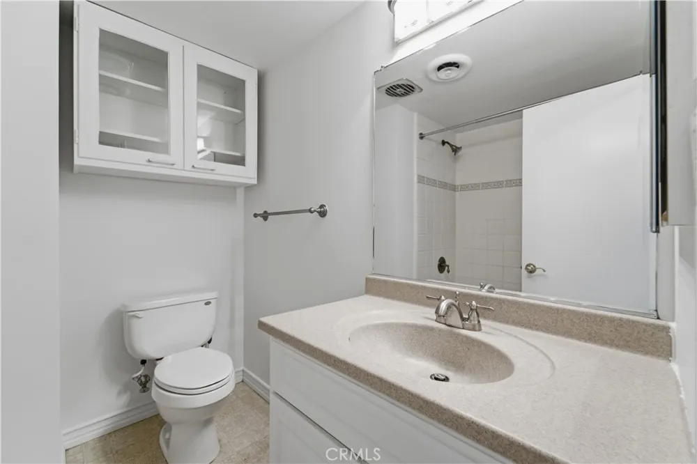 537 W Whitcomb Glendora, CA 91741