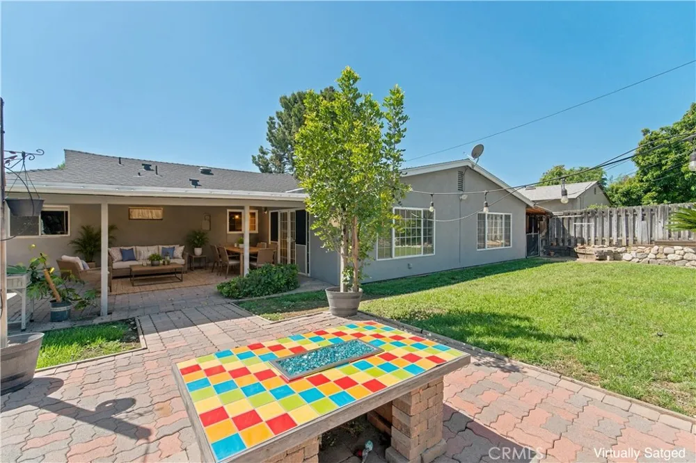 537 W Whitcomb Glendora, CA 91741