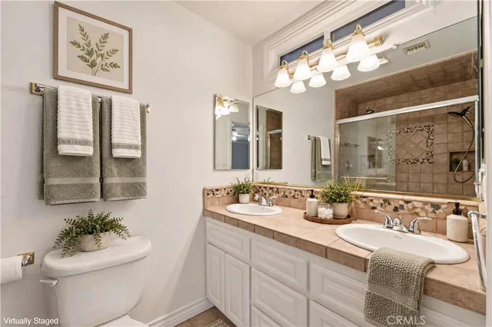 537 W Whitcomb Glendora, CA 91741