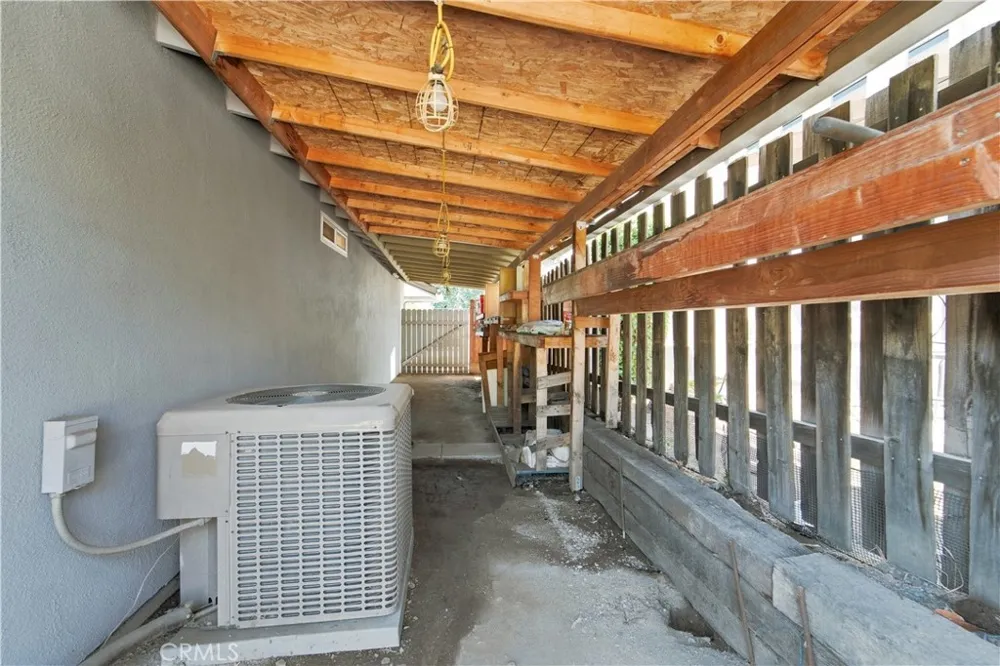 537 W Whitcomb Glendora, CA 91741