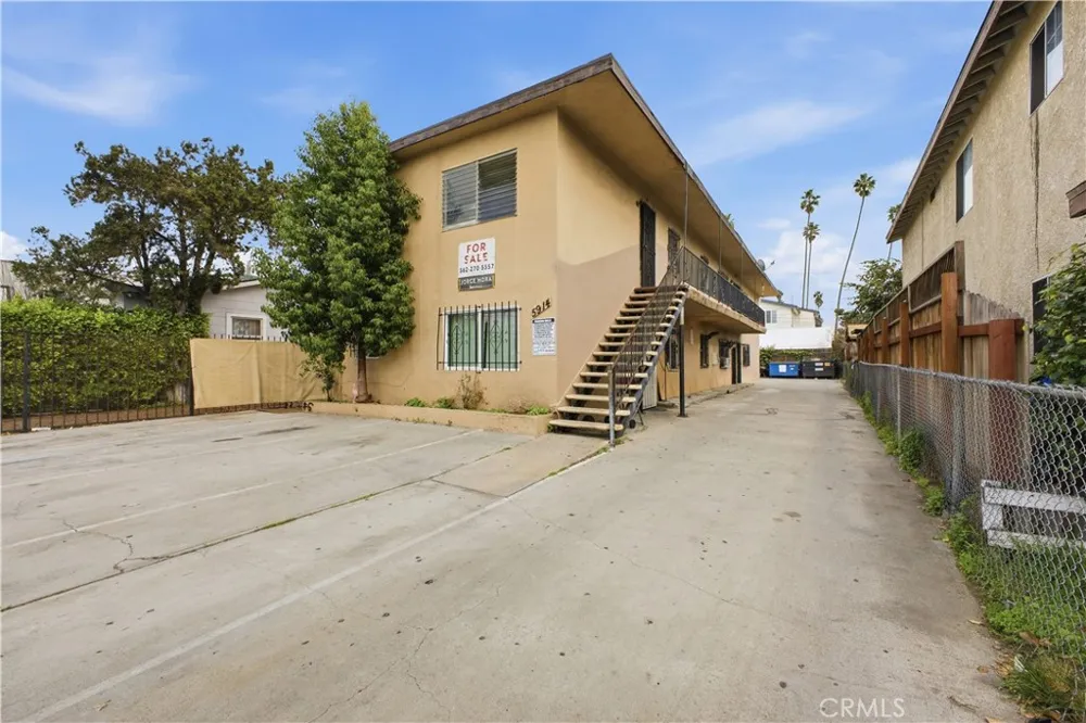 5914 S Hoover Street Los Angeles, CA 90044