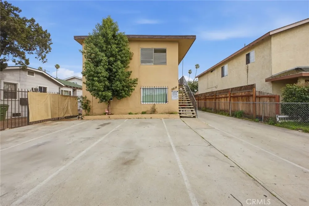 5914 S Hoover Street Los Angeles, CA 90044