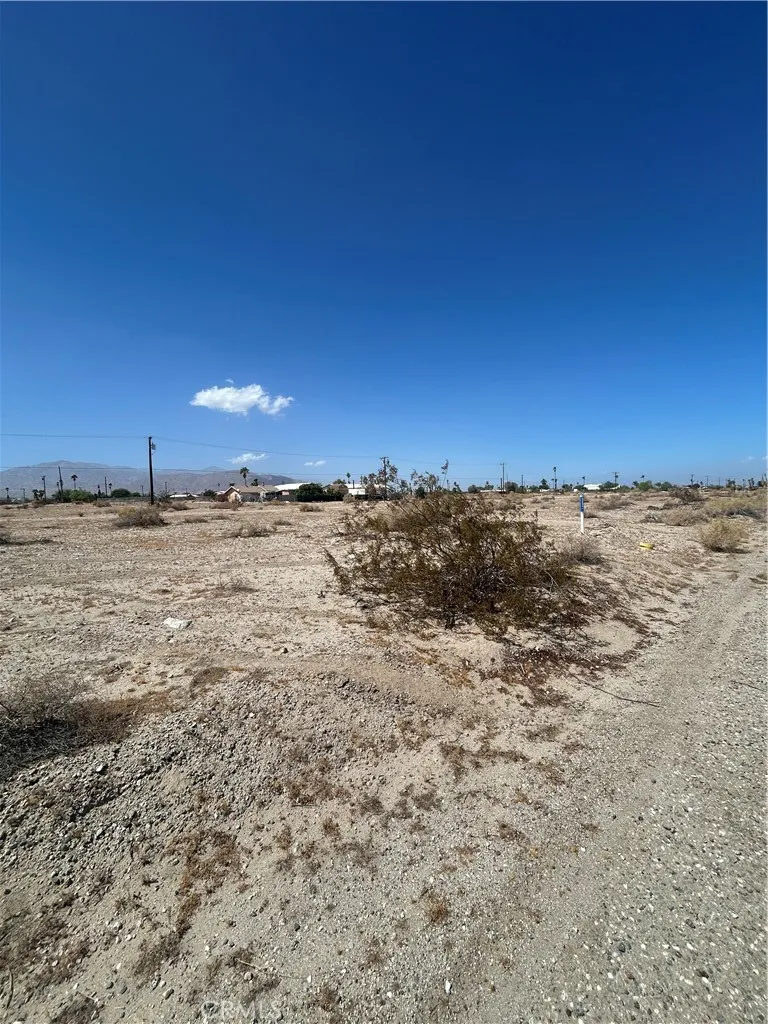 2925 Stardust Avenue Thermal, CA 92274