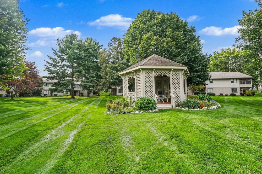 868 Harvest Drive Holland, MI 49423