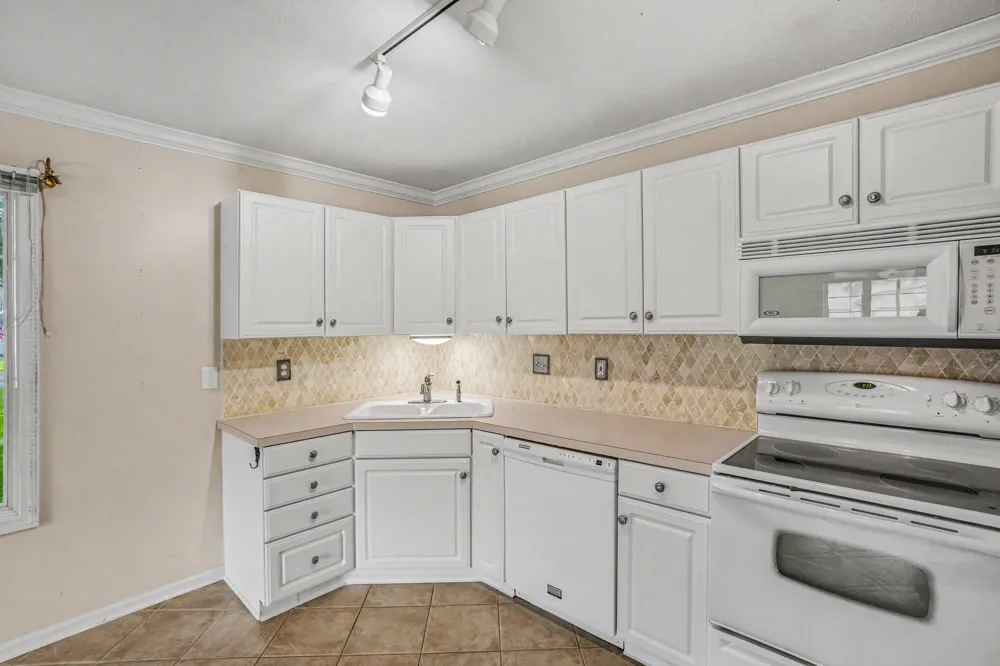 868 Harvest Drive Holland, MI 49423