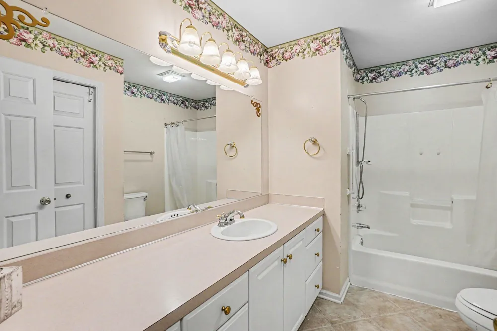 868 Harvest Drive Holland, MI 49423