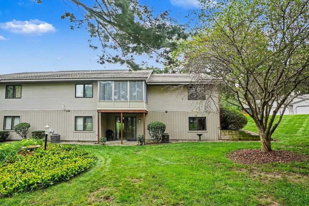 868 Harvest Drive Holland, MI 49423