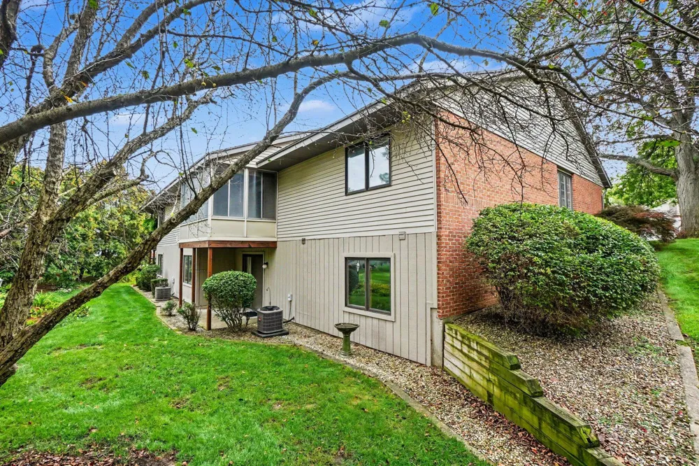 868 Harvest Drive Holland, MI 49423