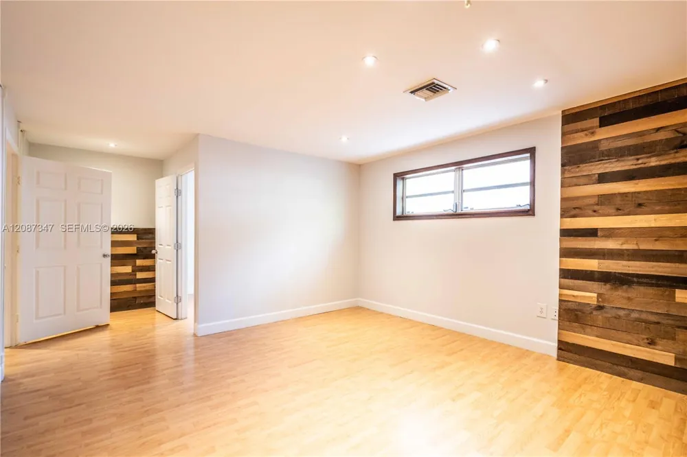 3119 Coral Way #200 Miami, FL 33145