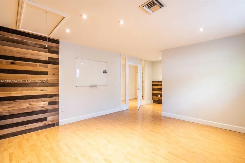 3119 Coral Way #200 Miami, FL 33145