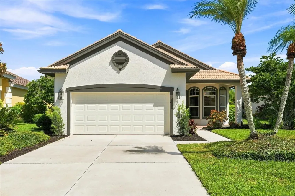 10209 SILVERADO CIRCLE Bradenton, FL 34202