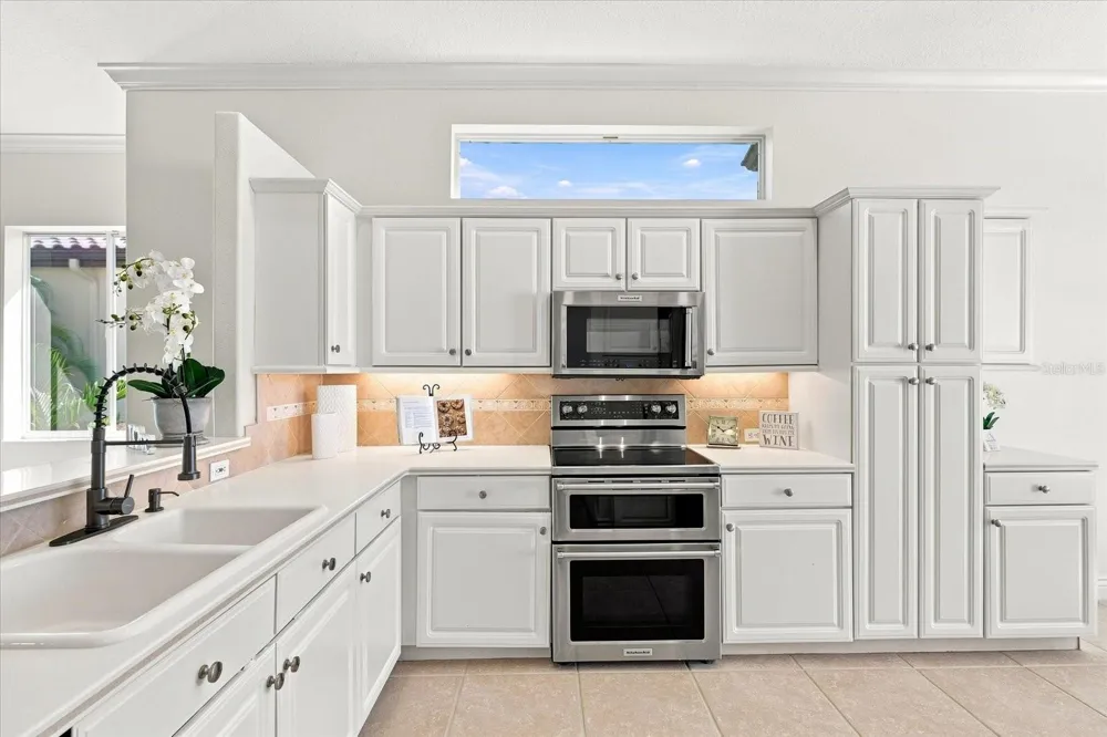 10209 SILVERADO CIRCLE Bradenton, FL 34202