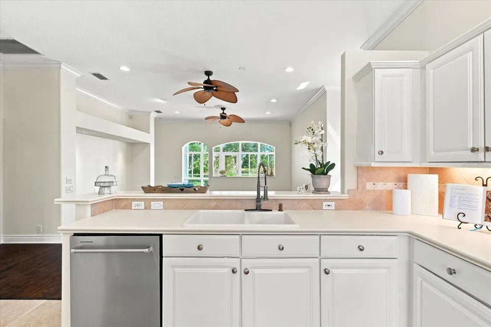 10209 SILVERADO CIRCLE Bradenton, FL 34202