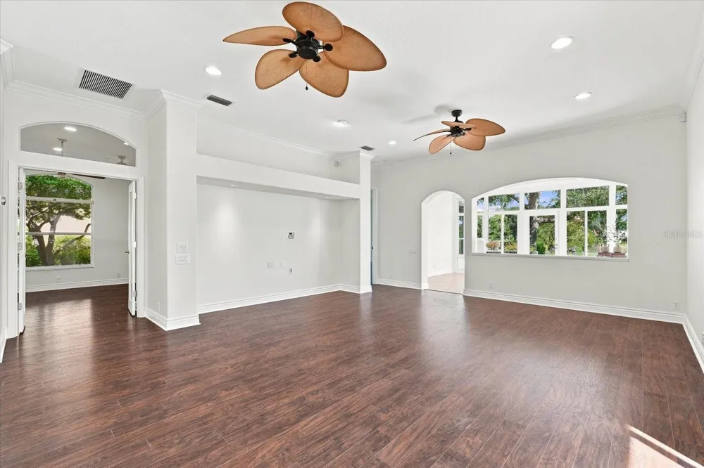 10209 SILVERADO CIRCLE Bradenton, FL 34202