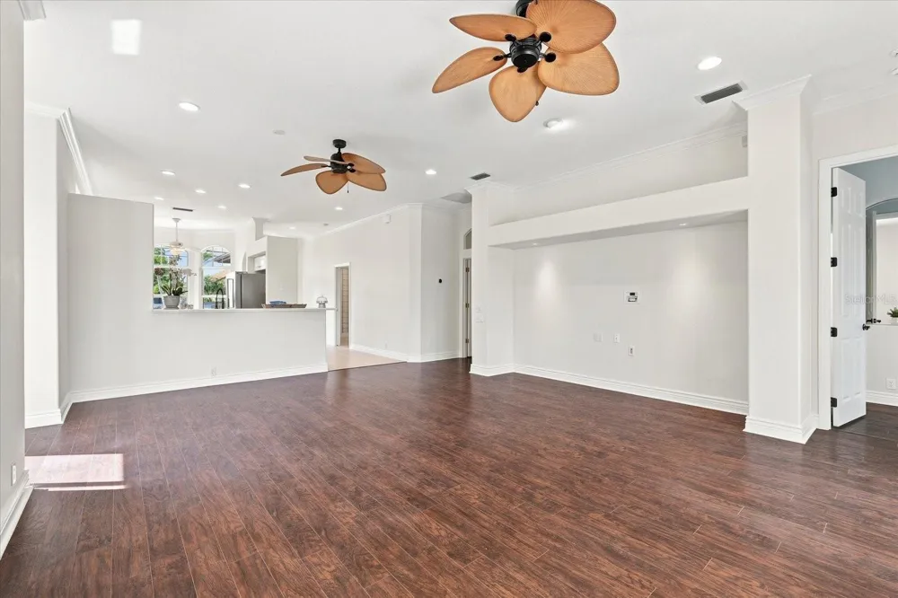 10209 SILVERADO CIRCLE Bradenton, FL 34202
