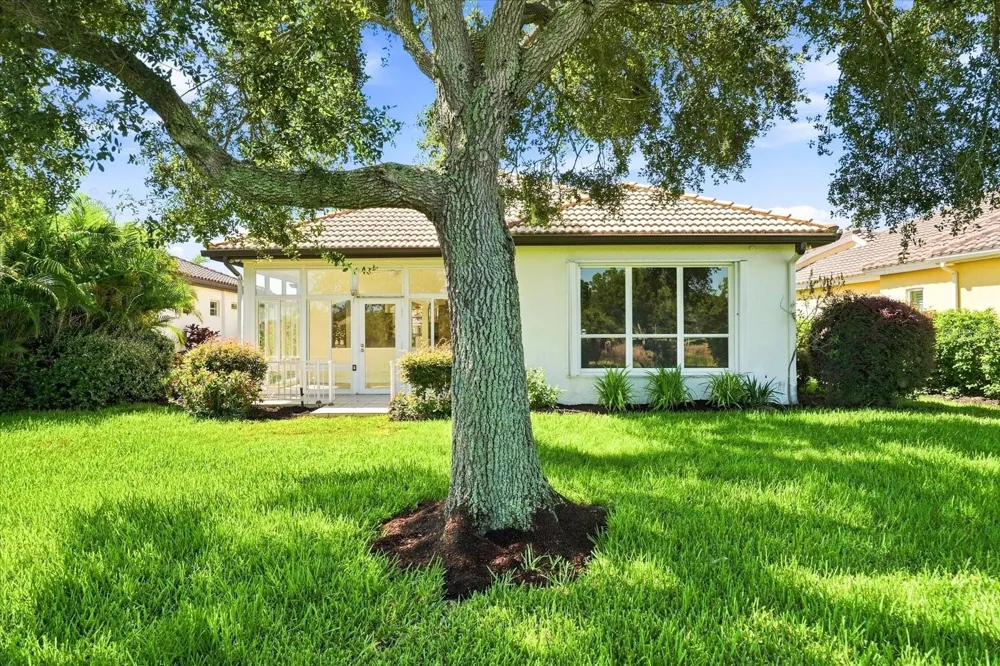 10209 SILVERADO CIRCLE Bradenton, FL 34202