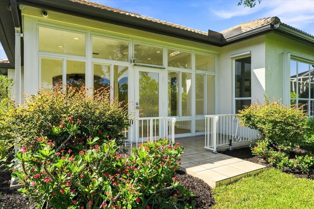 10209 SILVERADO CIRCLE Bradenton, FL 34202