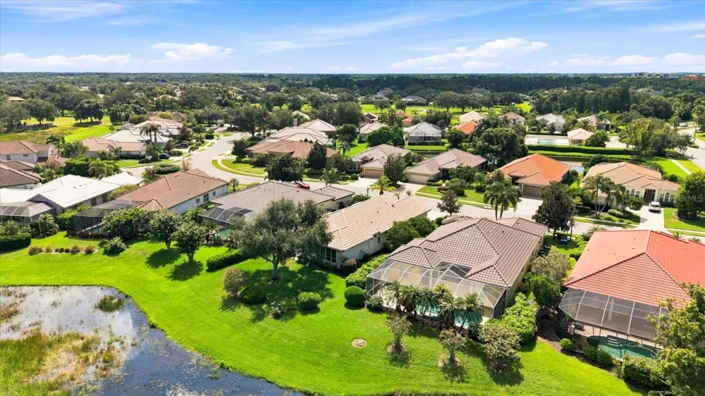 10209 SILVERADO CIRCLE Bradenton, FL 34202