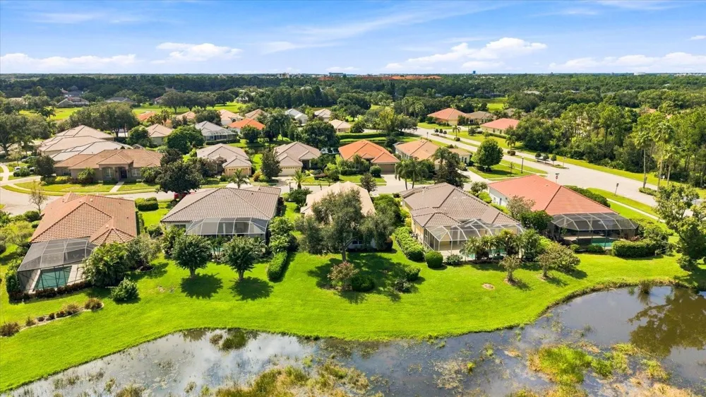 10209 SILVERADO CIRCLE Bradenton, FL 34202