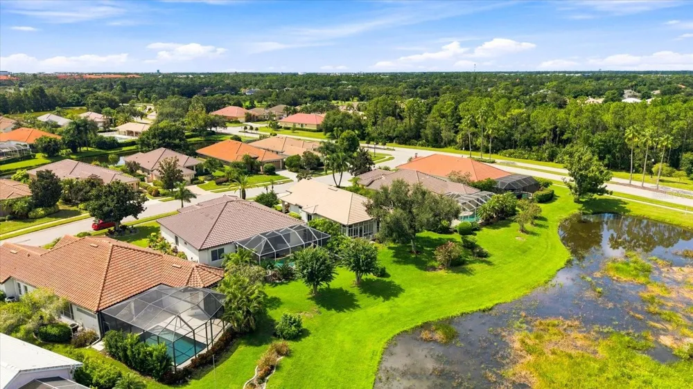 10209 SILVERADO CIRCLE Bradenton, FL 34202