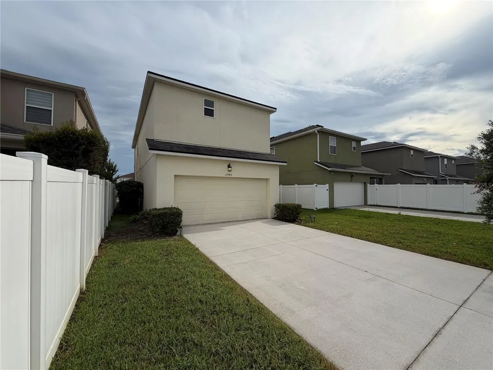 11945 GLOBE STREET Orlando, FL 32832
