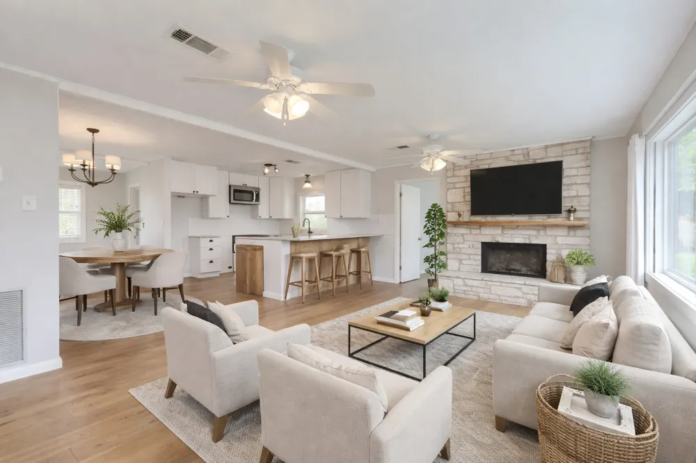 318 S Avenue C Elgin, TX 78621