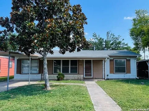 111 Edgebrook Ln