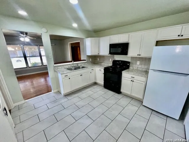 111 Edgebrook Ln San Antonio, TX 78213