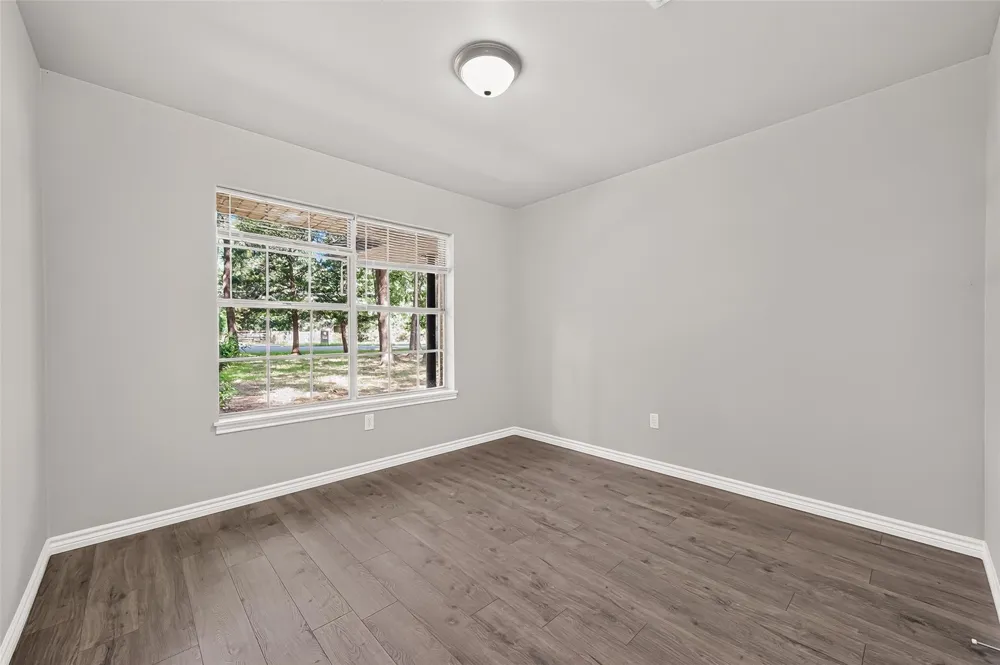 611 Dogwood Trail Conroe, TX 77316