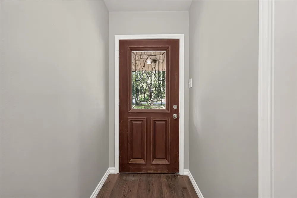 611 Dogwood Trail Conroe, TX 77316
