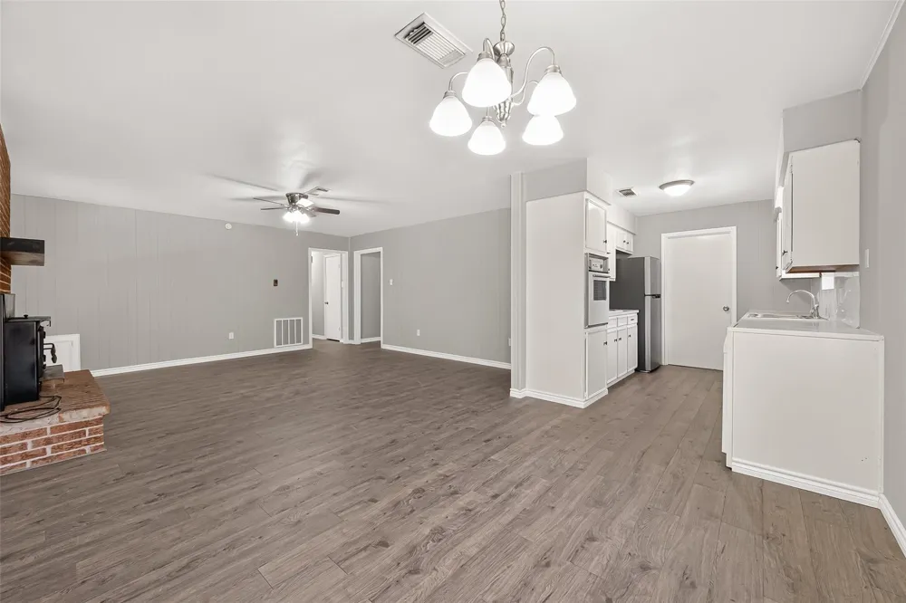 611 Dogwood Trail Conroe, TX 77316